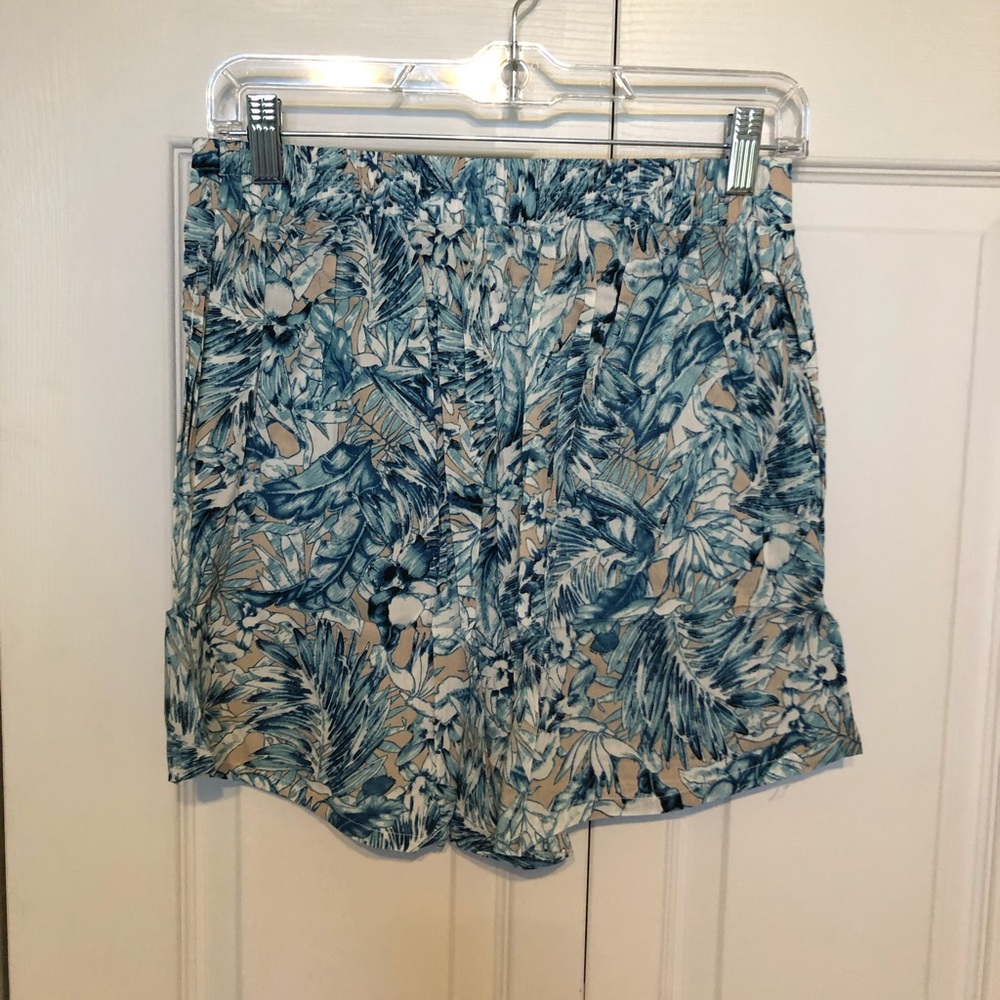 Shorts - Picture 3 of 5